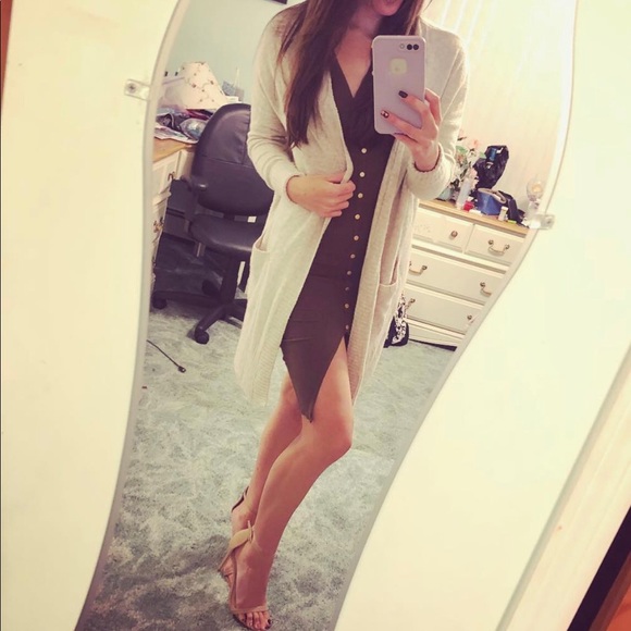 Dress - Picture 2 of 6